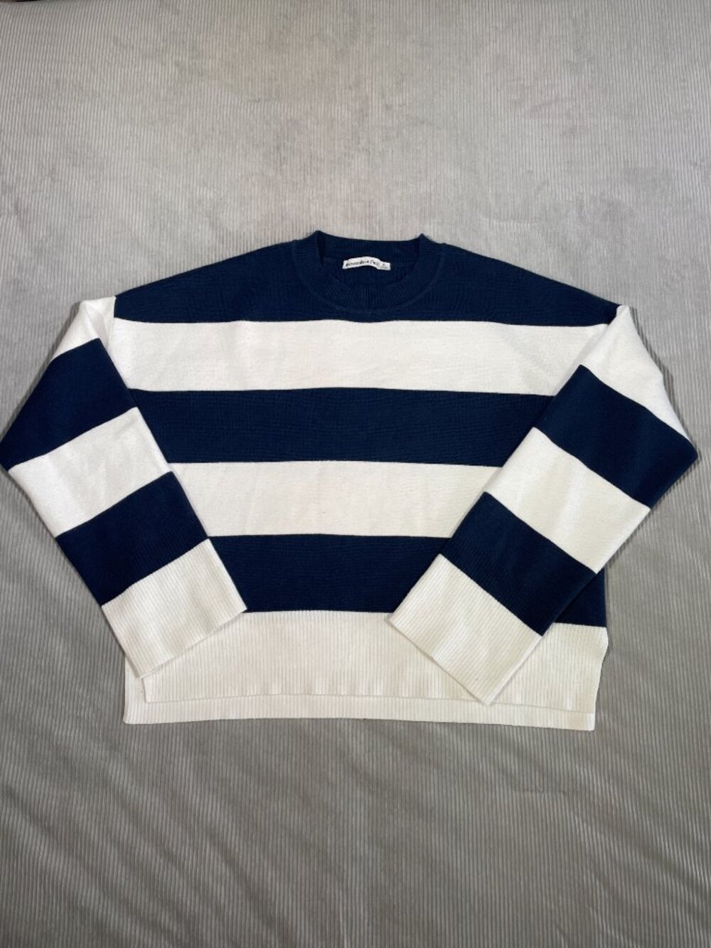 A&F Slouchy Striped Sweater Navy White Coastal Grandmother Old Money Small - Picture 3 of 10